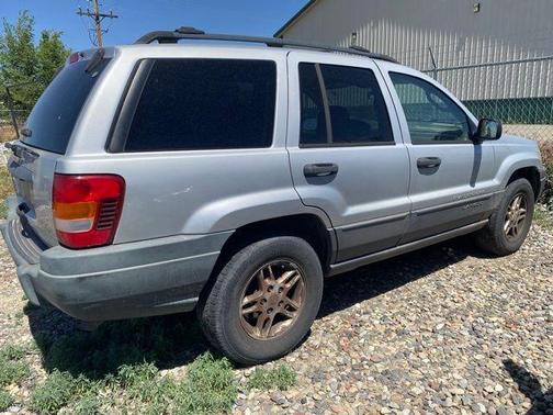 Bright Silver Clearcoat Metallic 2004 Jeep Grand Cherokee Laredo