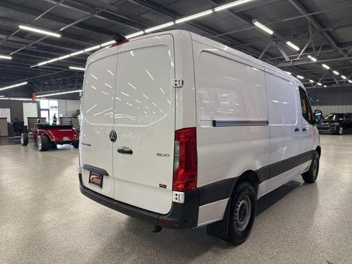White 2022 Mercedes-Benz Sprinter 1500 Standard Roof I4