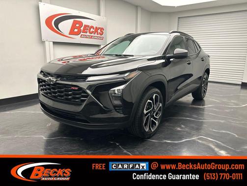 Mosaic Black Metallic 2025 Chevrolet Trax FWD 2RS