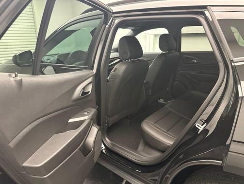 Mosaic Black Metallic 2025 Chevrolet Trax FWD 2RS