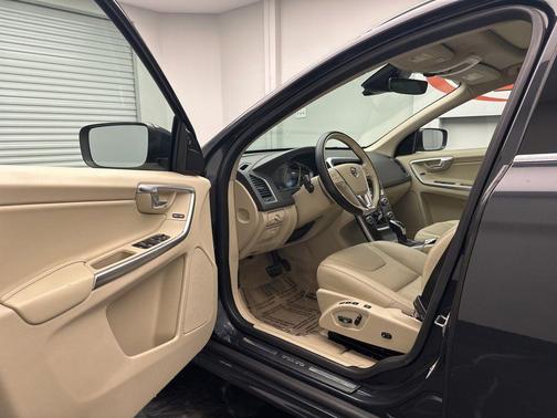 Gray Metallic 2015 Volvo XC60 T5 Premier