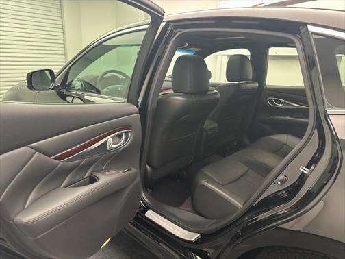 2017 INFINITI Q70 3.7X