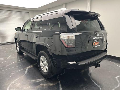 Midnight Black Metallic 2016 Toyota 4Runner SR5 Premium