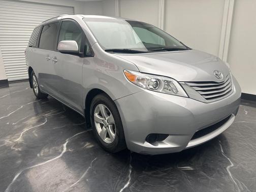 2015 Toyota Sienna SE