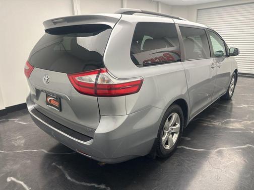 2015 Toyota Sienna SE