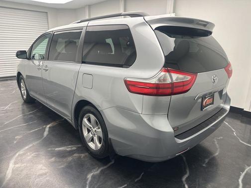 2015 Toyota Sienna SE