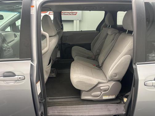 2015 Toyota Sienna SE