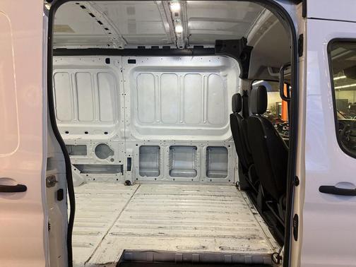 Oxford White 2020 Ford Transit-250 Base