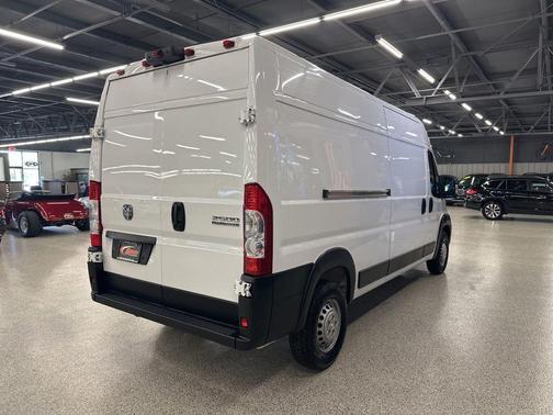 Bright White Clearcoat 2024 RAM ProMaster 2500 Tradesman