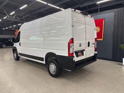 Bright White Clearcoat 2024 RAM ProMaster 2500 Tradesman