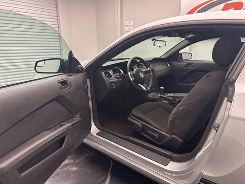 2013 Ford Mustang V6