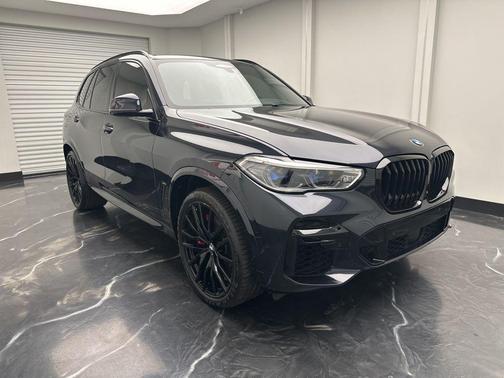 2022 BMW X5 M50i