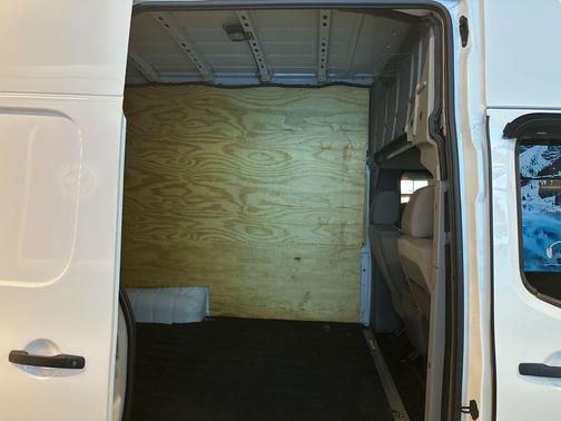 2021 Nissan NV Cargo NV3500 HD S V8