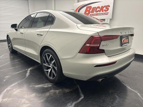 2020 Volvo S60 T5 Momentum