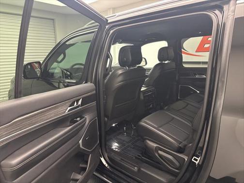 2024 Jeep Wagoneer L Series II 4x2