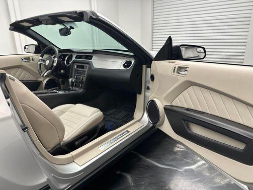 Ingot Silver 2011 Ford Mustang V6 Premium