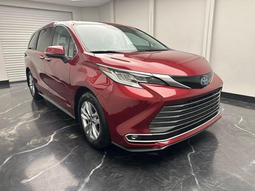 Ruby Flare Pearl 2021 Toyota Sienna Limited 7-Passenger