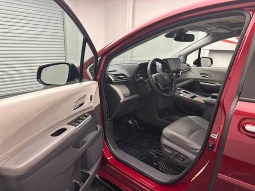 Ruby Flare Pearl 2021 Toyota Sienna Limited 7-Passenger