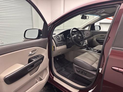 Venetian Red Pearl Metallic 2017 Kia Sedona LX