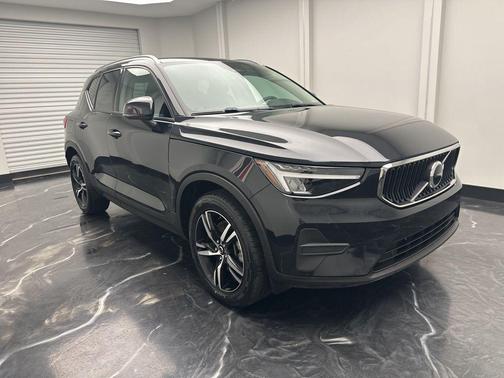 2023 Volvo XC40 B5 Core
