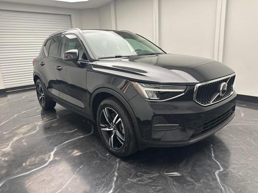 2023 Volvo XC40 B5 Core
