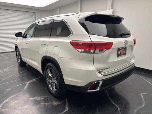 Blizzard Pearl 2019 Toyota Highlander Limited Platinum