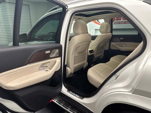 White 2022 Mercedes-Benz GLE 350 4MATIC