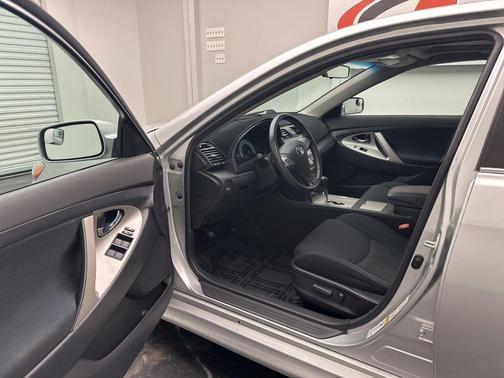 Titanium Metallic 2007 Toyota Camry SE