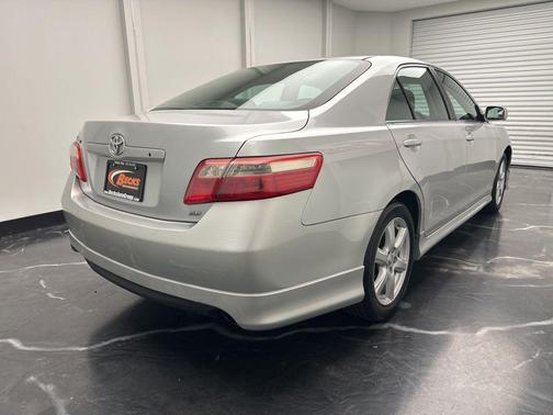 Titanium Metallic 2007 Toyota Camry SE