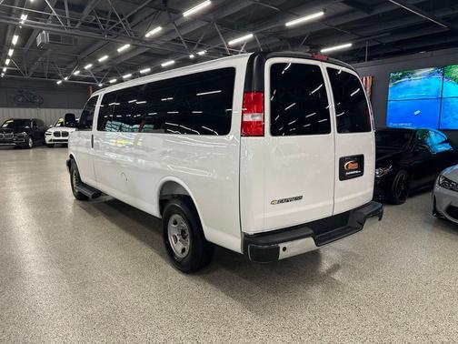 Summit White 2025 Chevrolet Express 3500 RWD 3500 Extended Wheelbase LT