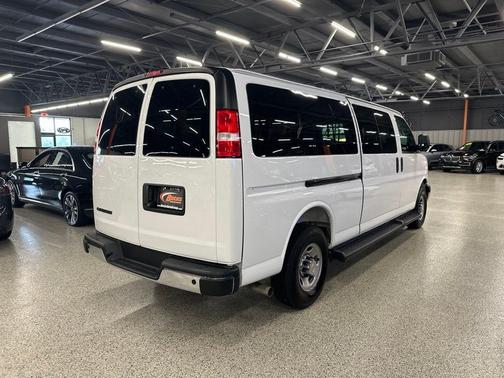 Summit White 2025 Chevrolet Express 3500 RWD 3500 Extended Wheelbase LT
