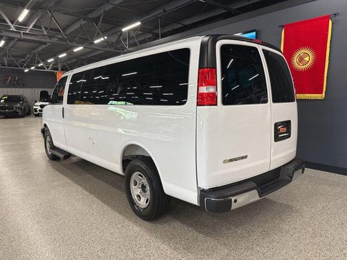 Summit White 2025 Chevrolet Express 3500 RWD 3500 Extended Wheelbase LT