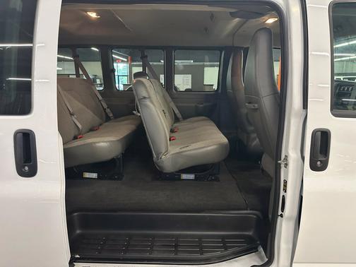 Summit White 2025 Chevrolet Express 3500 LT