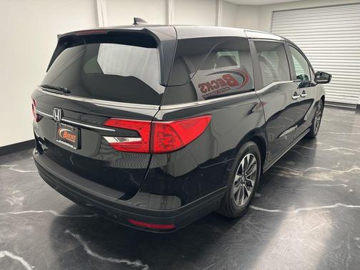 Crystal Black Pearl 2024 Honda Odyssey EX-L