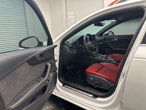 Ibis White 2018 Audi S4 3.0T Premium Plus