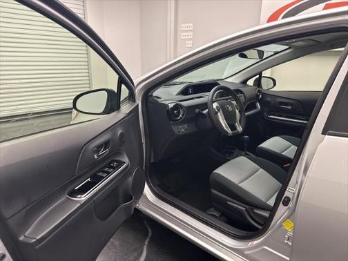 2016 Toyota Prius c Four