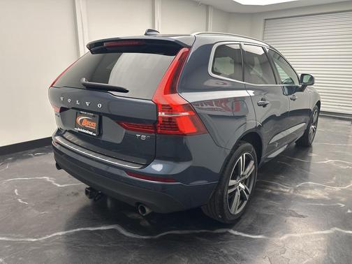 2021 Volvo XC60 T5 Momentum