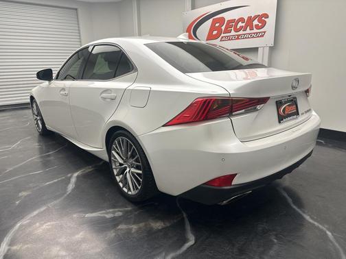 2018 Lexus IS 300 Base