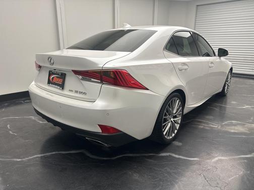 2018 Lexus IS 300 Base