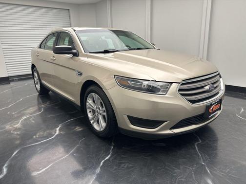 2017 Ford Taurus SE