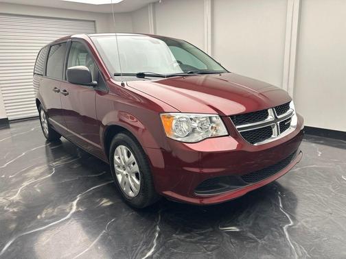 Octane Red Pearlcoat 2019 Dodge Grand Caravan SE