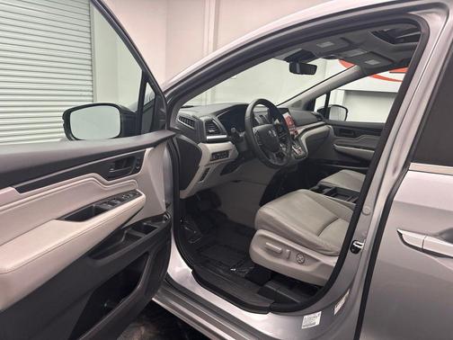 Gray 2018 Honda Odyssey Touring