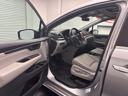 Gray 2018 Honda Odyssey Touring