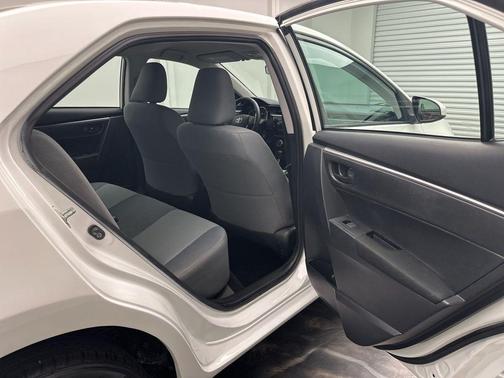 Super White 2015 Toyota Corolla L
