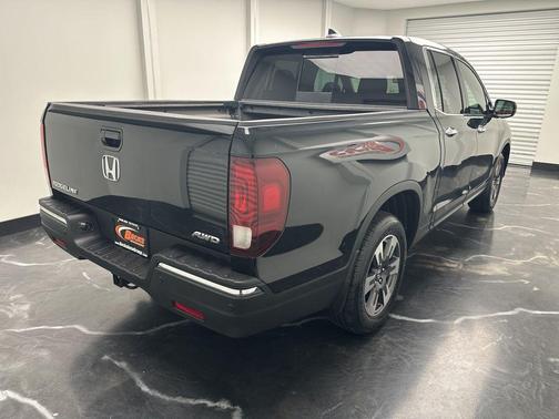 Crystal Black Pearl 2018 Honda Ridgeline RTL-E