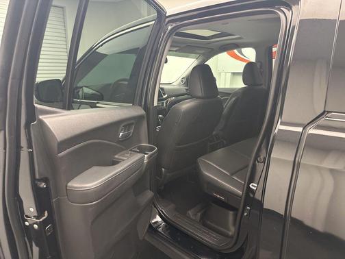 Crystal Black Pearl 2018 Honda Ridgeline RTL-E