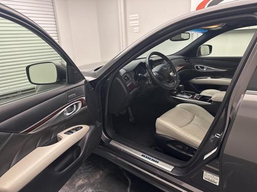 2013 INFINITI M37x Base