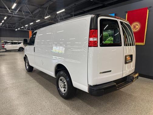 2022 Chevrolet Express 2500 RWD 2500 Regular Wheelbase WT