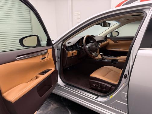 Silver 2017 Lexus ES 350 Base