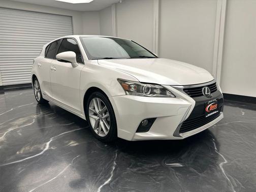 Eminent White Pearl 2016 Lexus CT 200h Base